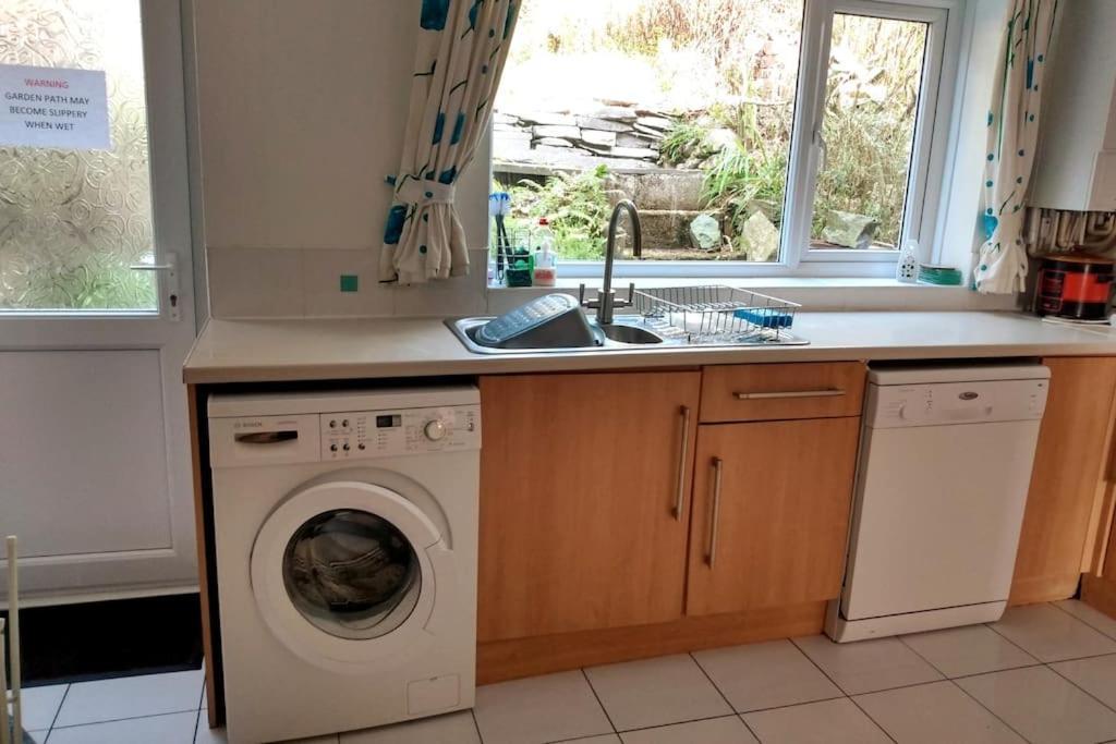 Welsh Holiday Home Sleeps 5 Close To Beaches & Mountains Nantlle Екстериор снимка